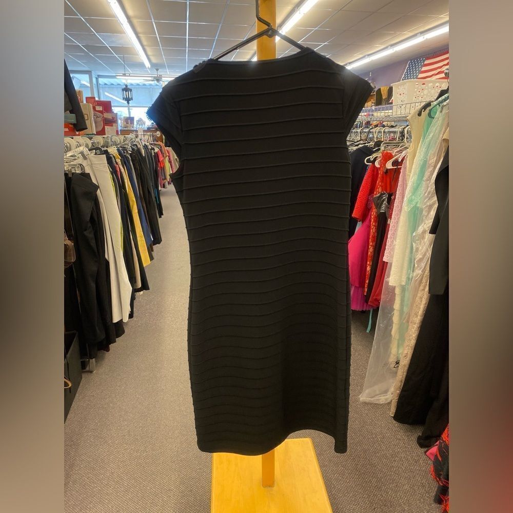 Collection Dressbarn sz. 6 black w/emblishments NEW - Picture 3 of 3